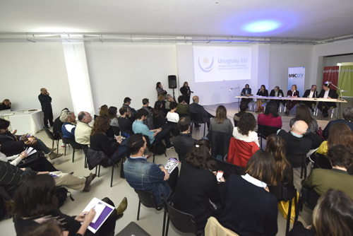 publico presente y mesa de autoridades