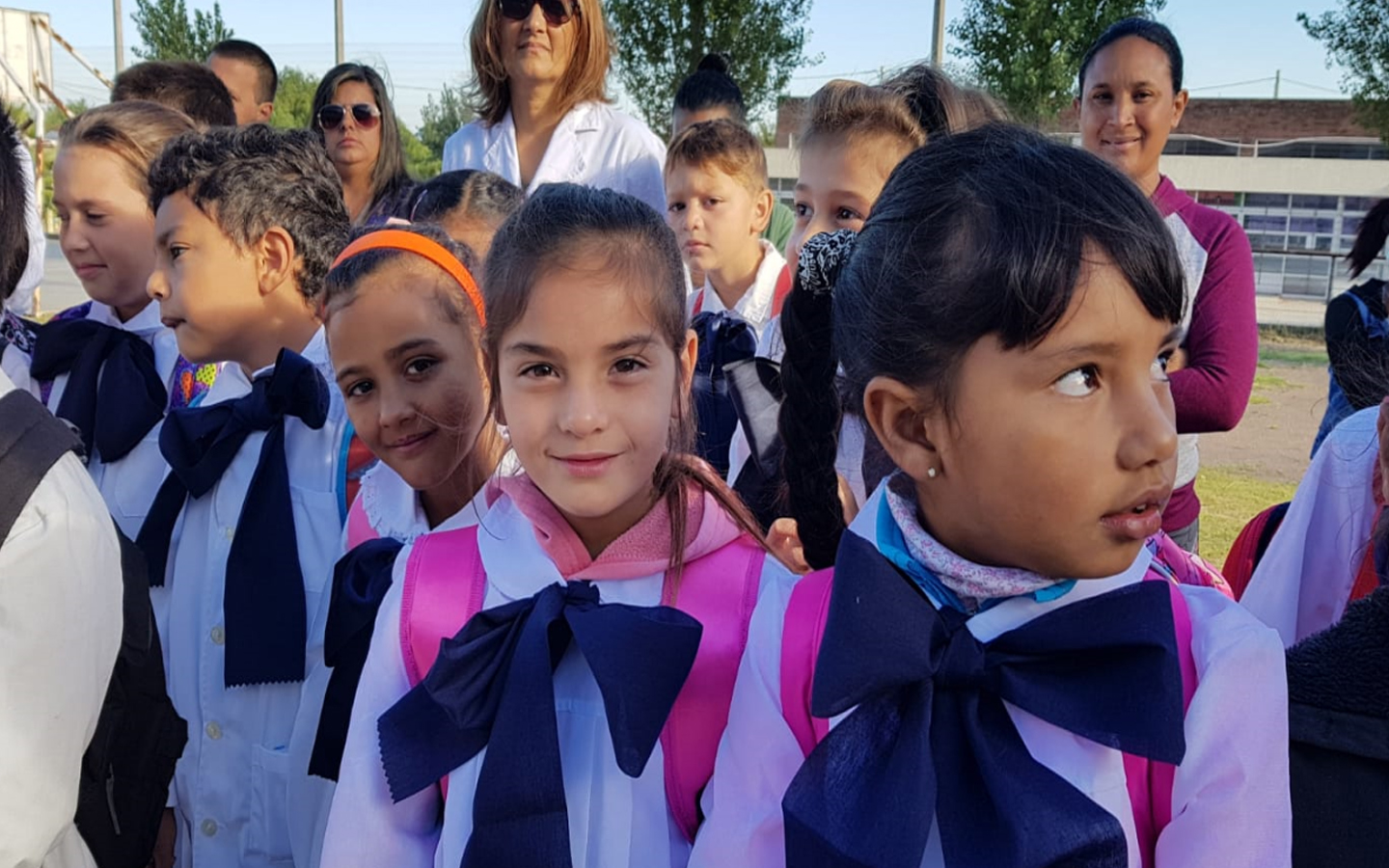 Escolares en el acto de inicio de clases