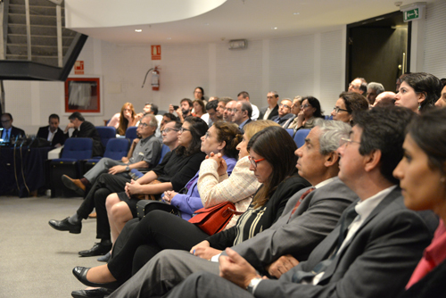 Público en sala de Torre Ejecutiva