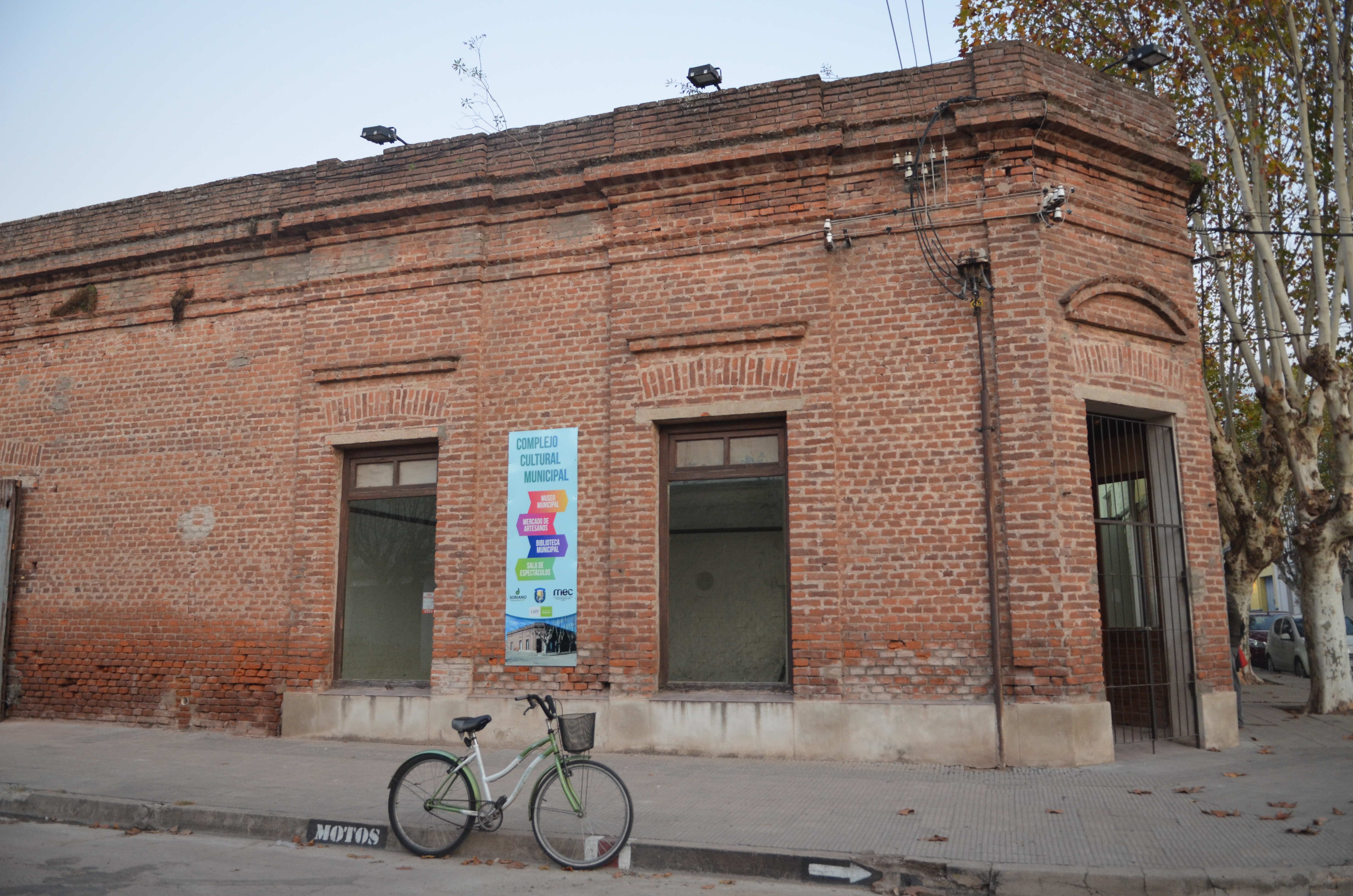 Fachada de Complejo Cultural Municipal de Dolores