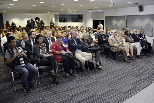 Público en la Sala de prensa de la Presidencia de la República