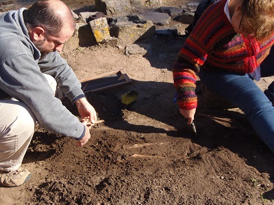Antrop&oacute;logos excavan en el Convento San Francisco