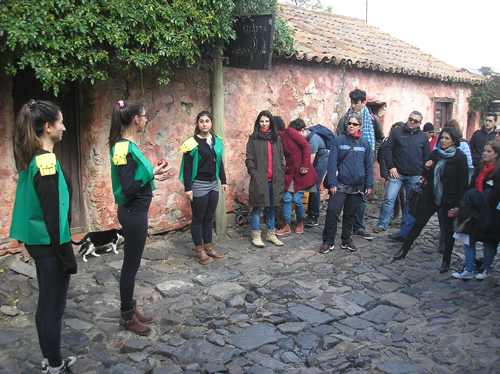 Recreando la vida cotidiana en la Nova Colonia do Sacramento.  Alumnos de 2do semestre. Tecn&oacute;logo en Dise&ntilde;o de Itinerarios Tur&iacute;sticos Sostenibles